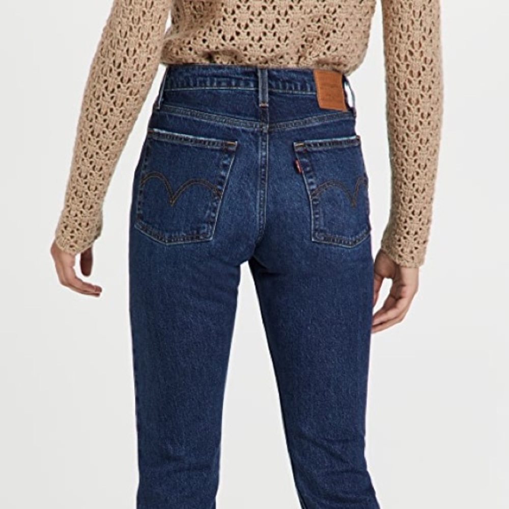 Wedgie Fit Straight Jeans